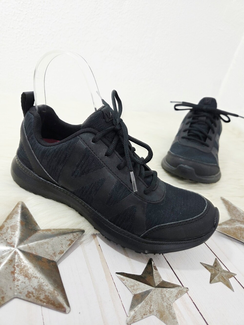 Vionic Kiara Pro Lightweight Slip-resistant Sneakers black women's size 6.5
